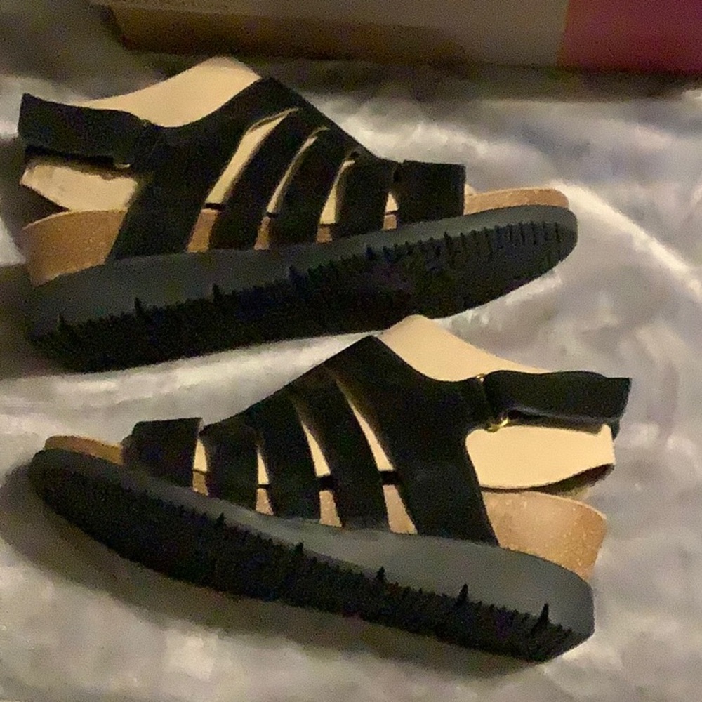 Comfortiva Black Suede Slingback Sandals - Picture 5 of 8